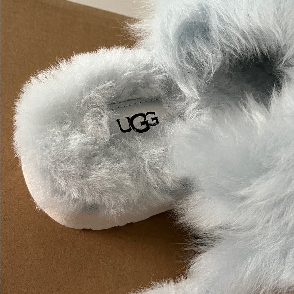 UGG® DISQUETTE CHALET SLIPPERS - Picture 6 of 8